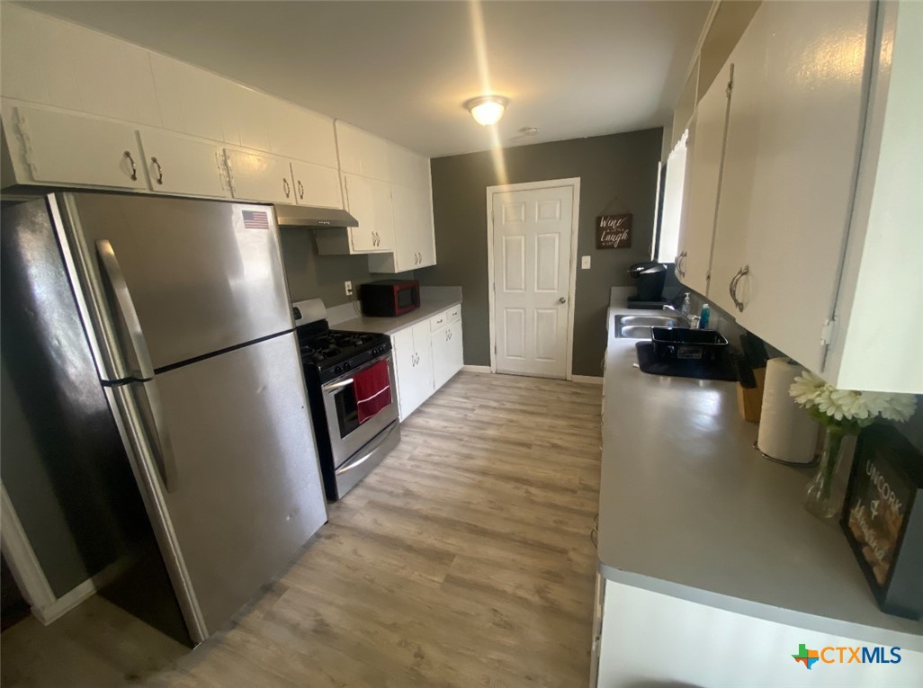 722 W Avenue E Property Photo 3