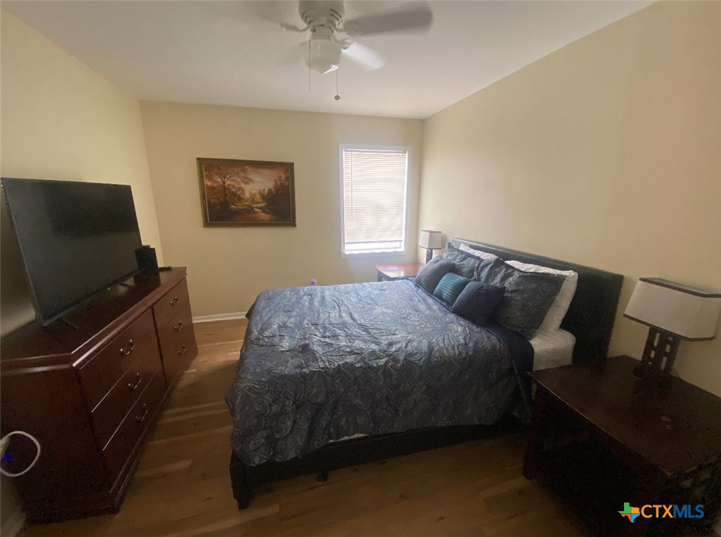 722 W Avenue E Property Photo 6