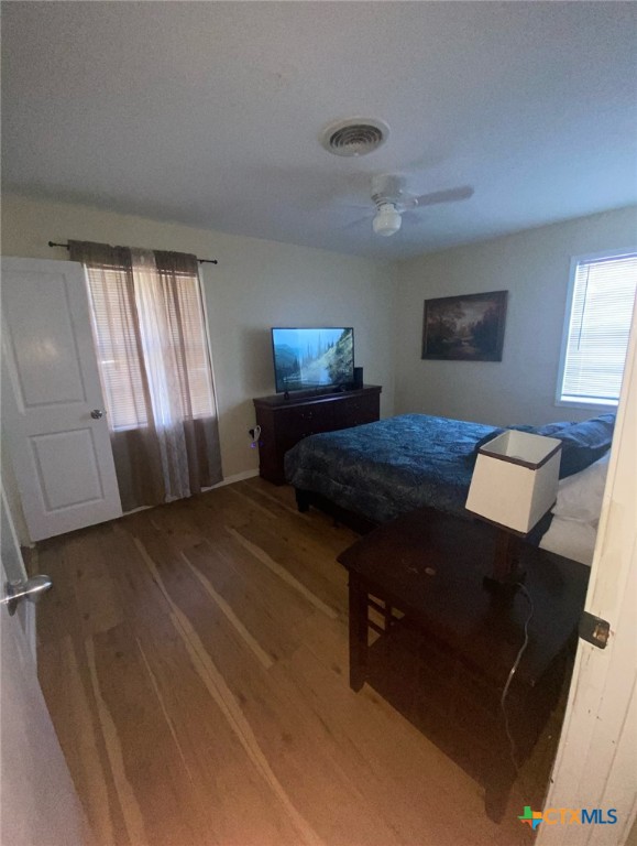 722 W Avenue E Property Photo 7