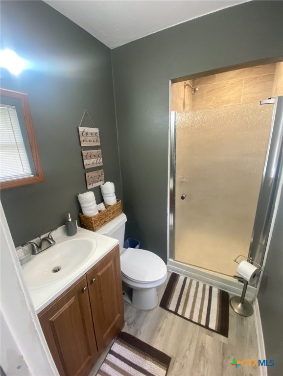 722 W Avenue E Property Photo 8