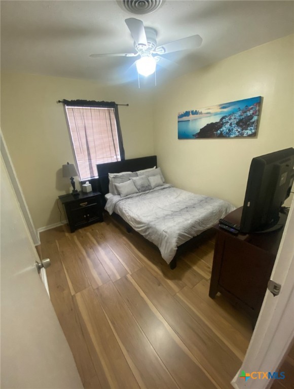 722 W Avenue E Property Photo 11