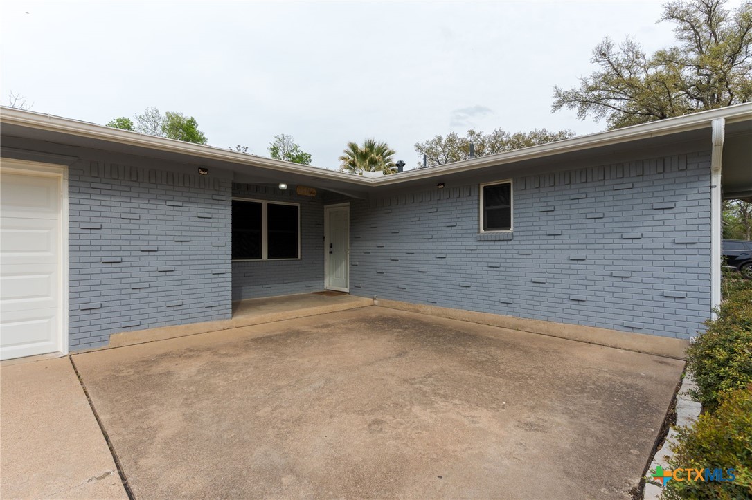 3902 Brooklawn Drive Property Photo 3