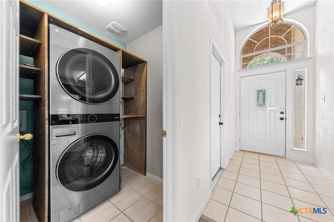 4407 Sydney Harbour Court Property Photo 12