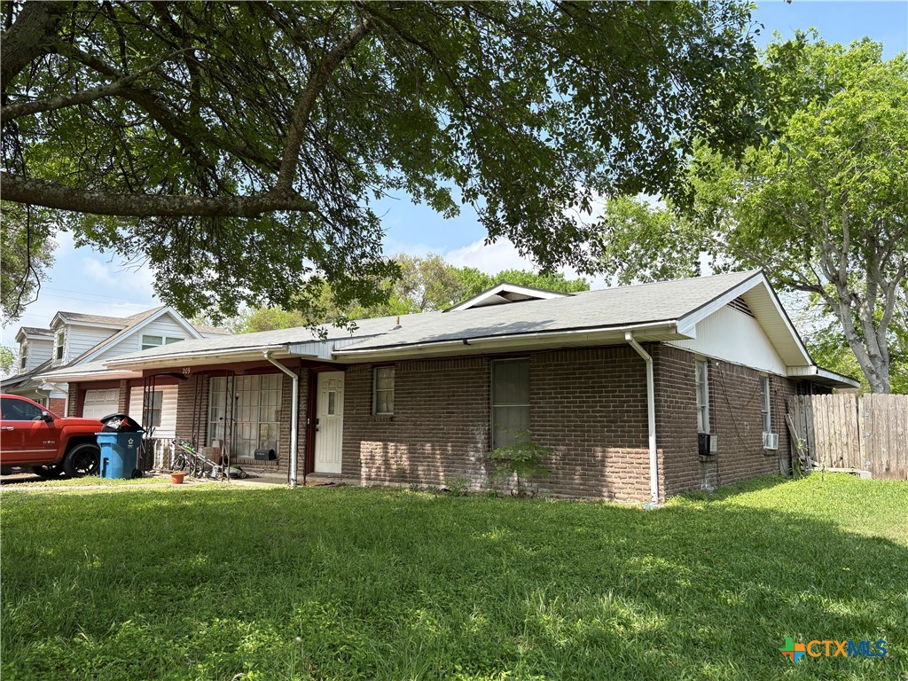 209 Candlelight Lane Property Photo