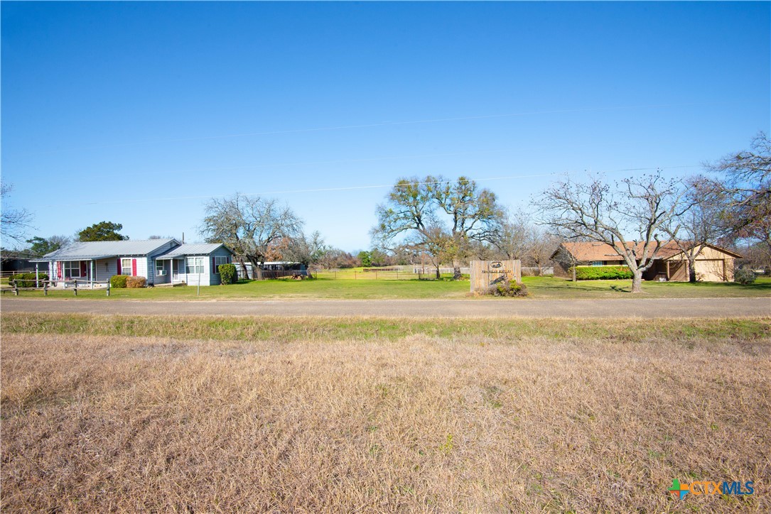 7504 Nolan Bluff Road A & B Property Photo 3