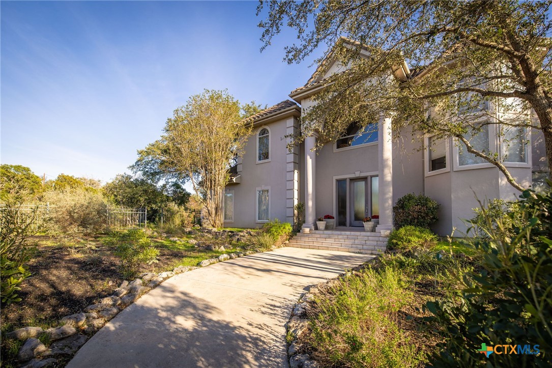 1001 Riada Drive Property Photo 2