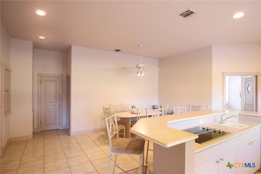 1001 Riada Drive Property Photo 10