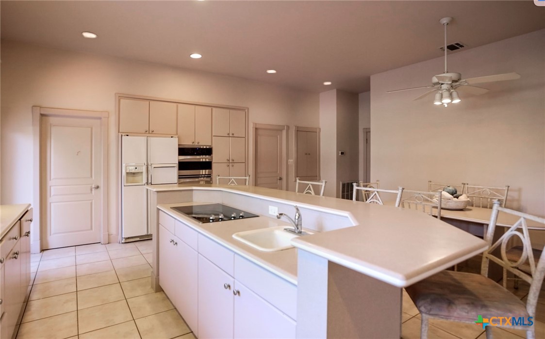1001 Riada Drive Property Photo 11