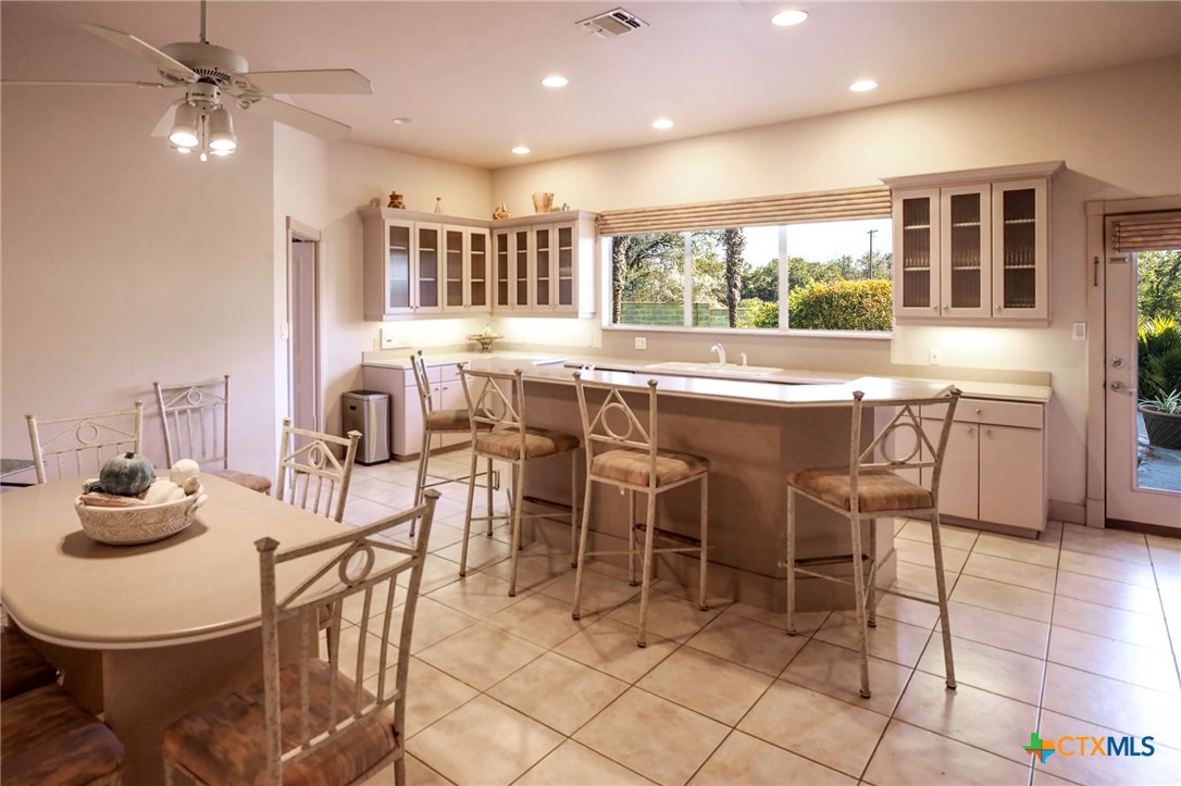 1001 Riada Drive Property Photo 12