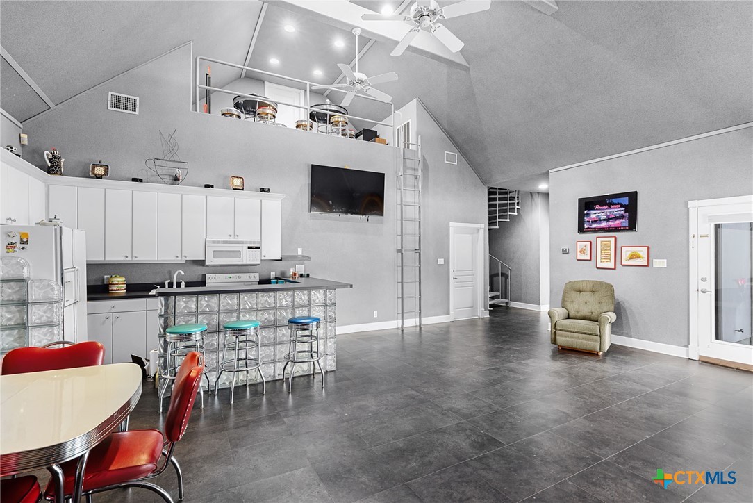 1001 Riada Drive Property Photo 33