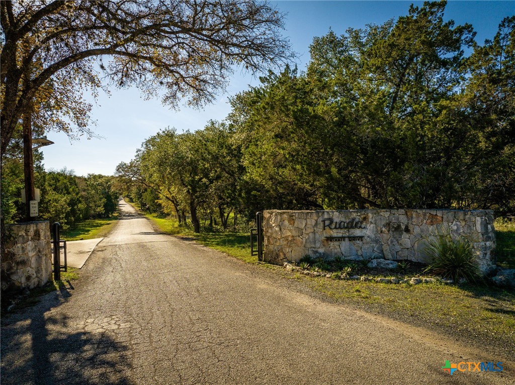 1001 Riada Drive Property Photo 47