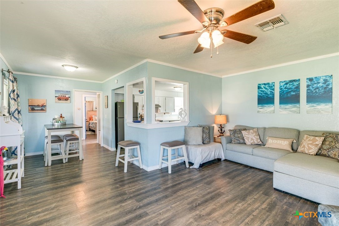 243 E Magnolia Avenue Property Photo 1