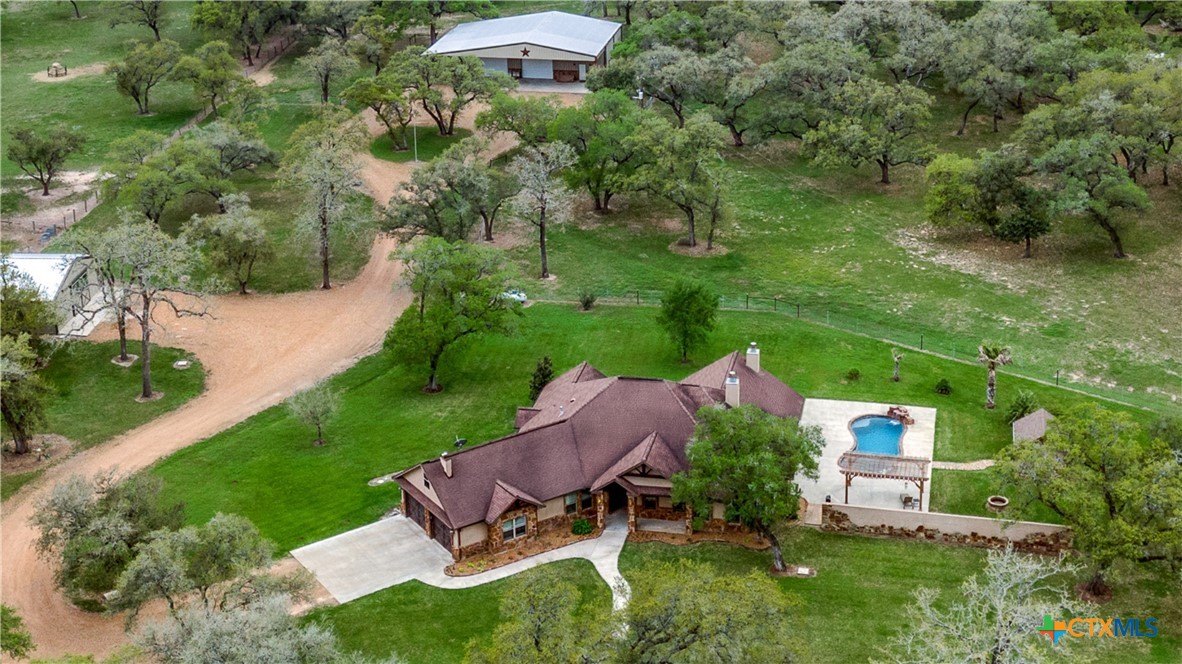 237 County Rd 415 Property Photo