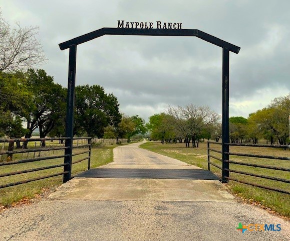 10655 E Trimmier Road Property Photo 1
