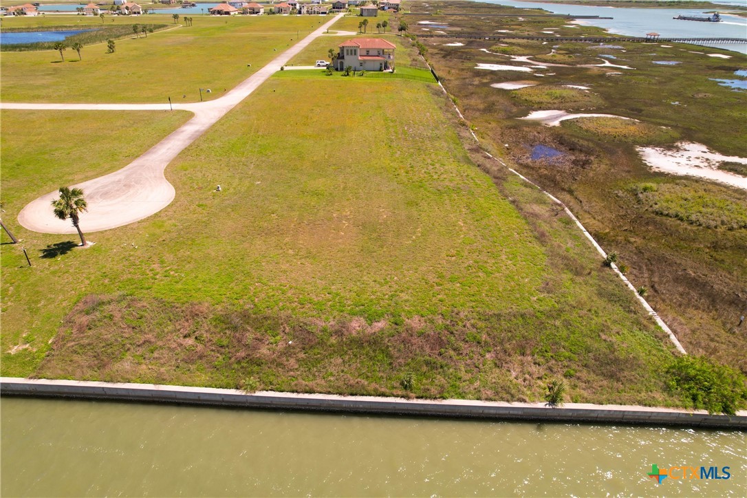 384 W Vineyard Bay Property Photo 11