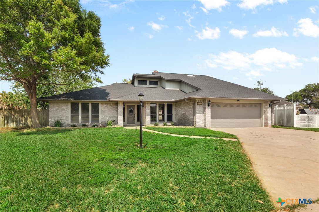 116 Newport Drive Property Photo 2