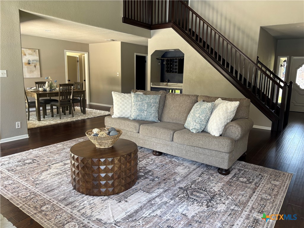 116 Newport Drive Property Photo 3