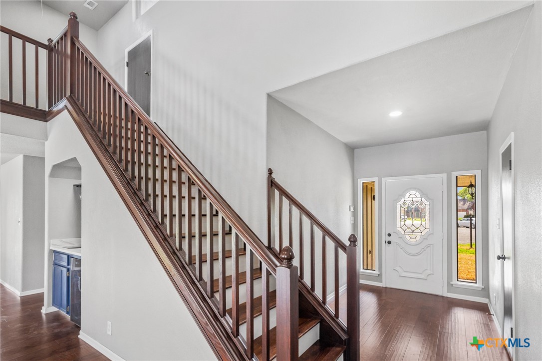 116 Newport Drive Property Photo 4