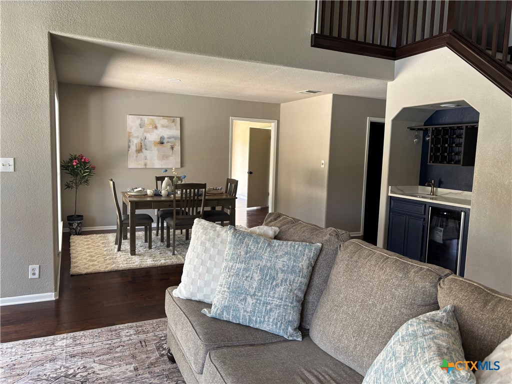 116 Newport Drive Property Photo 6