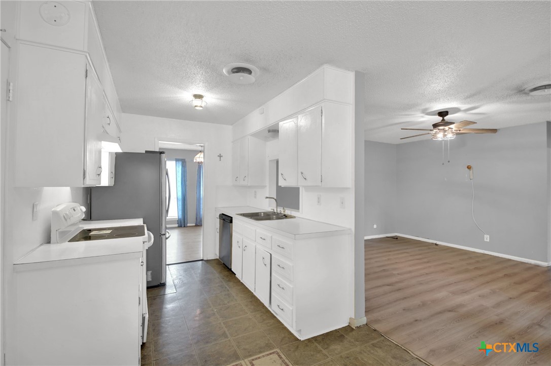 1811 Clarawood Drive Property Photo 13