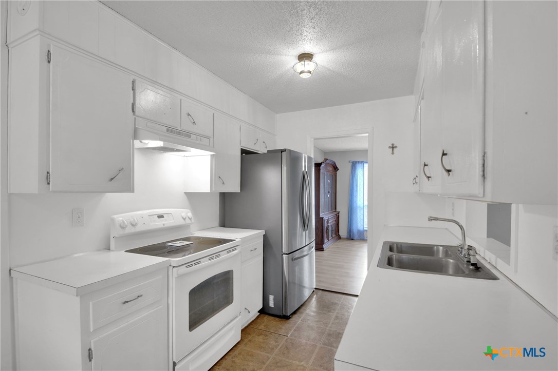 1811 Clarawood Drive Property Photo 14