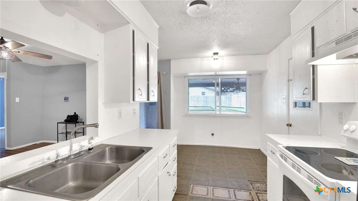 1811 Clarawood Drive Property Photo 16