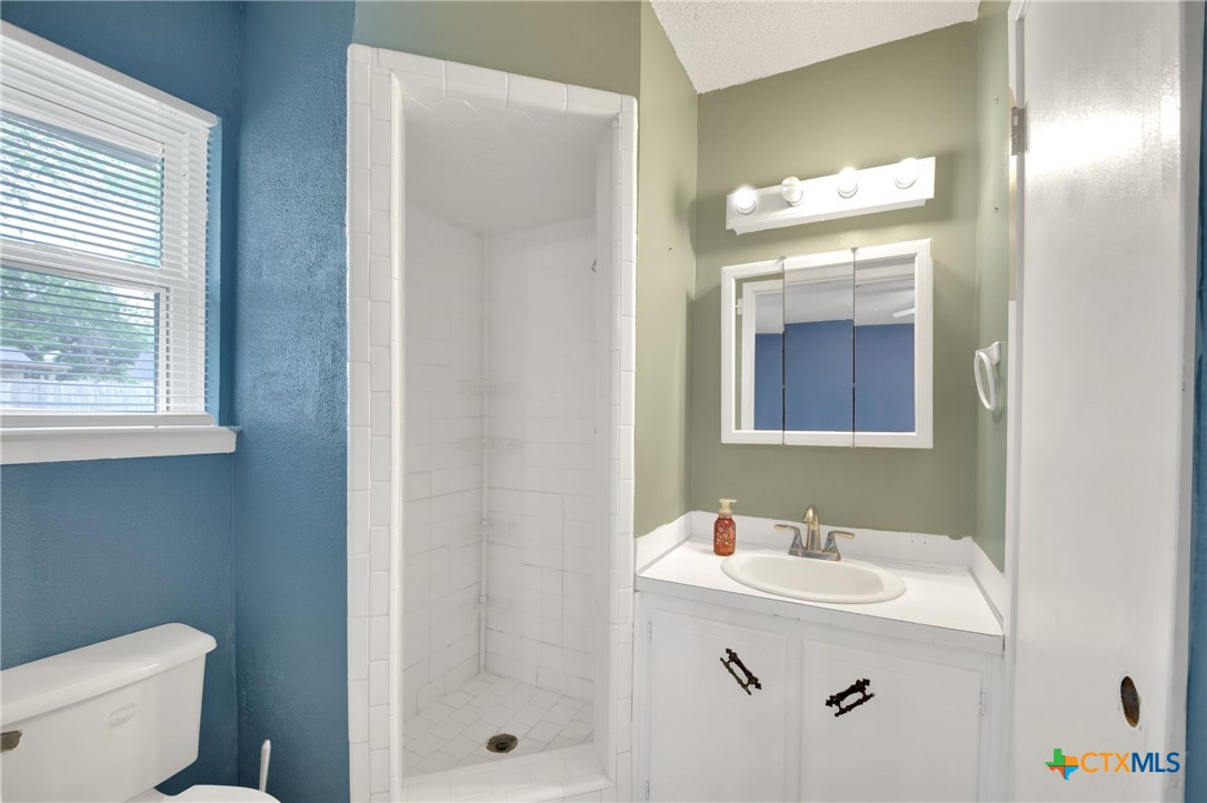 1811 Clarawood Drive Property Photo 25