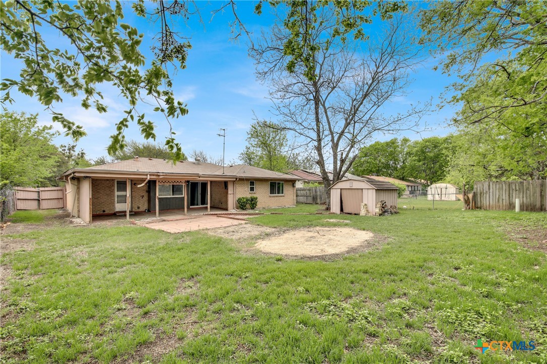 1811 Clarawood Drive Property Photo 29