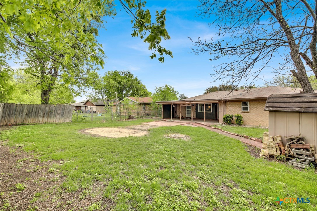 1811 Clarawood Drive Property Photo 30