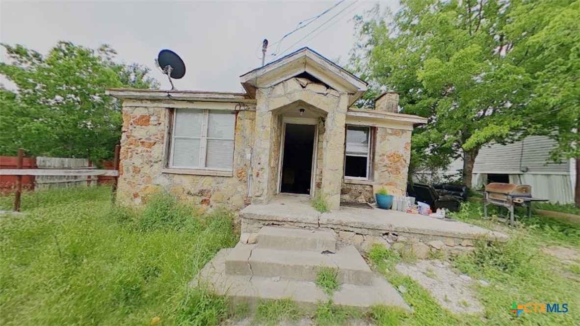 506 Live Oak Street Property Photo