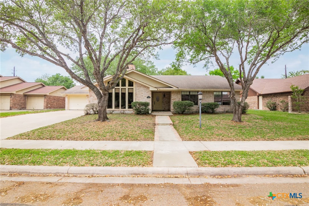 302 Windy Way Drive Property Photo 1