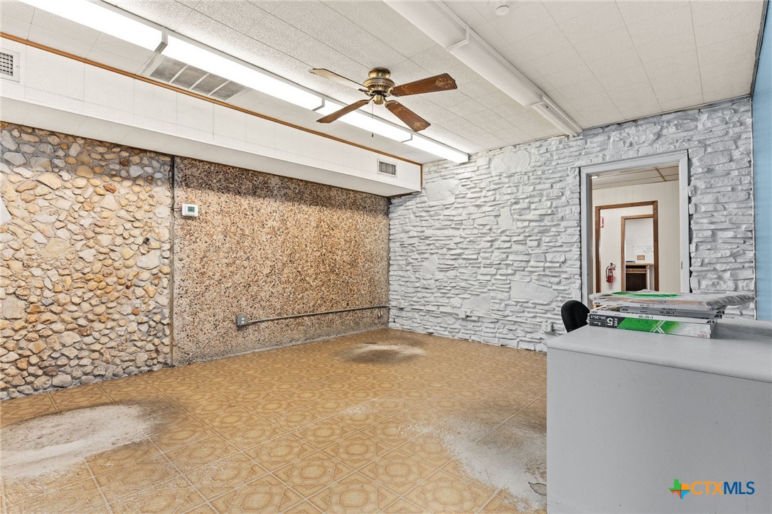 5401 E Veterans Memorial Boulevard 5307 Property Photo 14