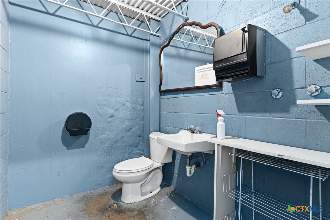 5401 E Veterans Memorial Boulevard 5307 Property Photo 33