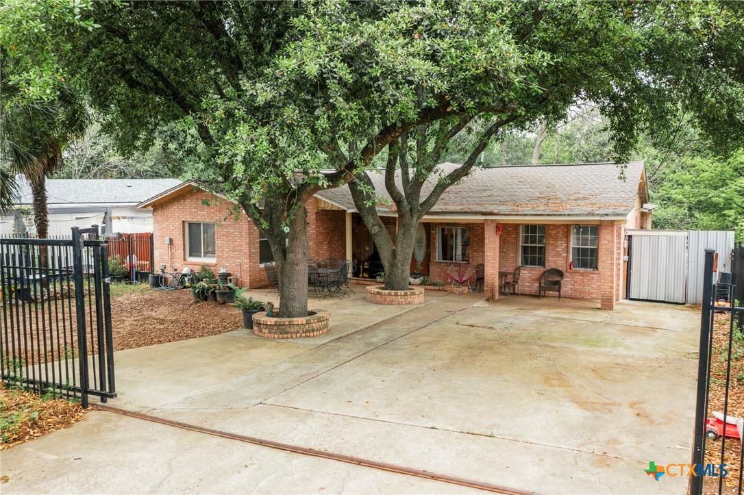 2206 Palo Pinto Drive Property Photo 2