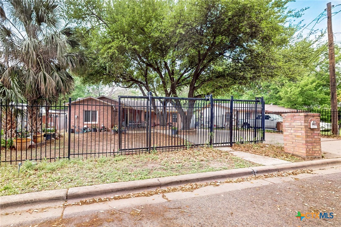 2206 Palo Pinto Drive Property Photo 3