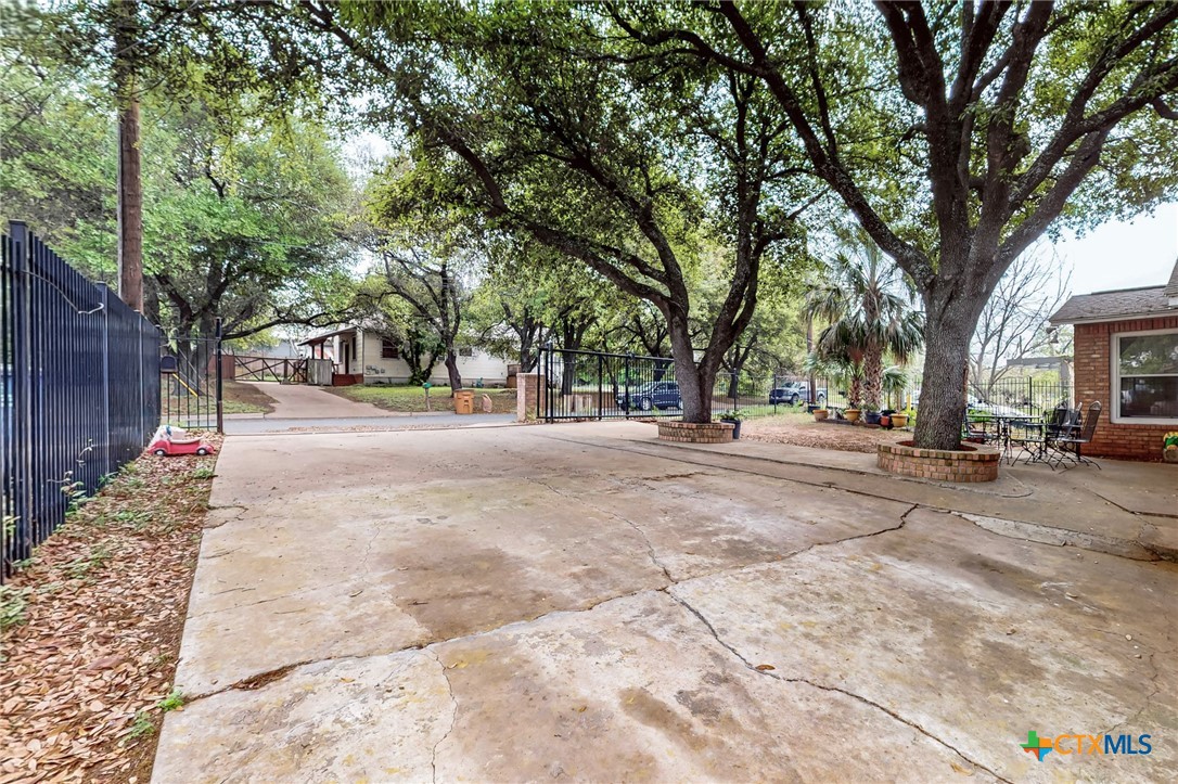 2206 Palo Pinto Drive Property Photo 10