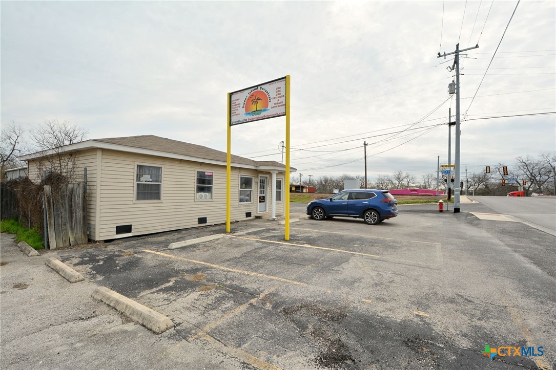 100 Schertz Parkway Property Photo 2