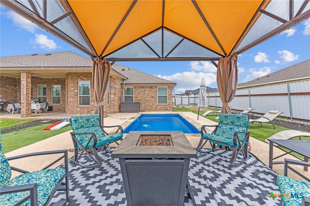 2315 Sparrow Road Property Photo