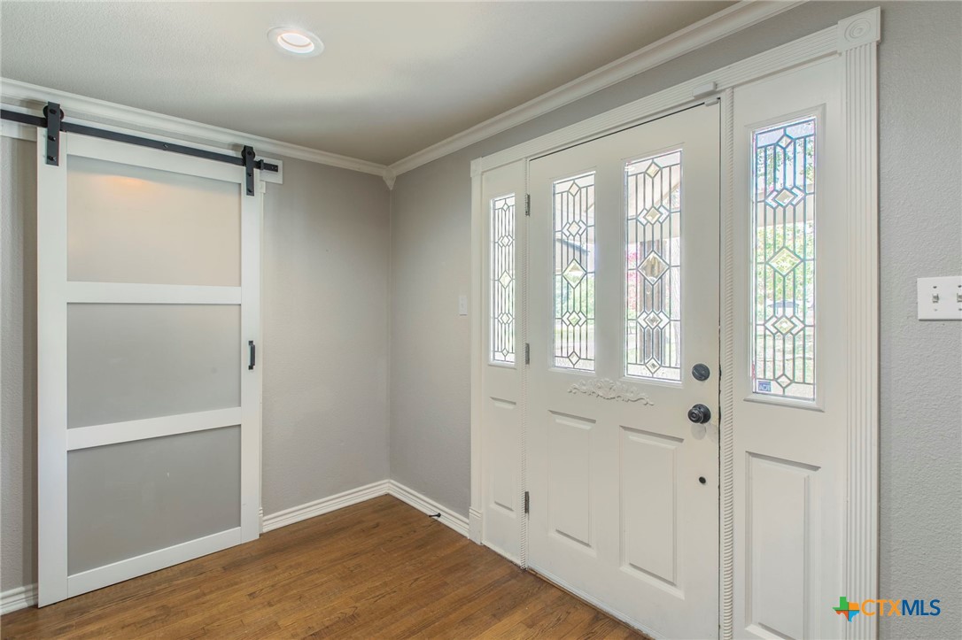 3512 Magnolia Boulevard Property Photo 7