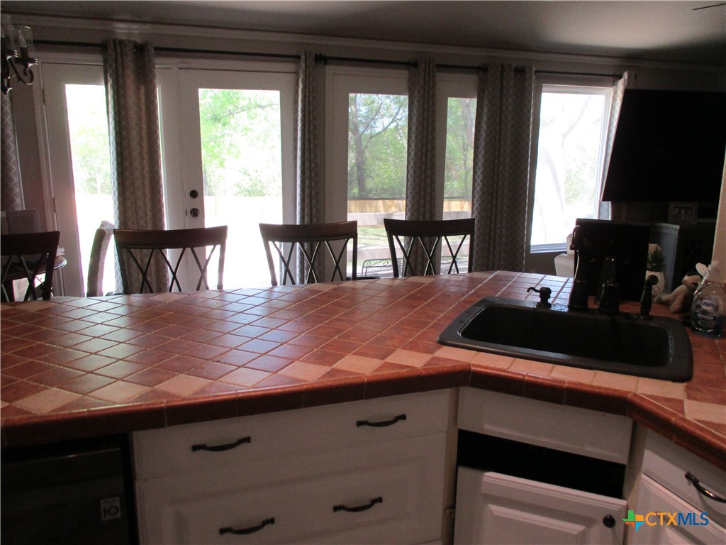 3512 Magnolia Boulevard Property Photo 8