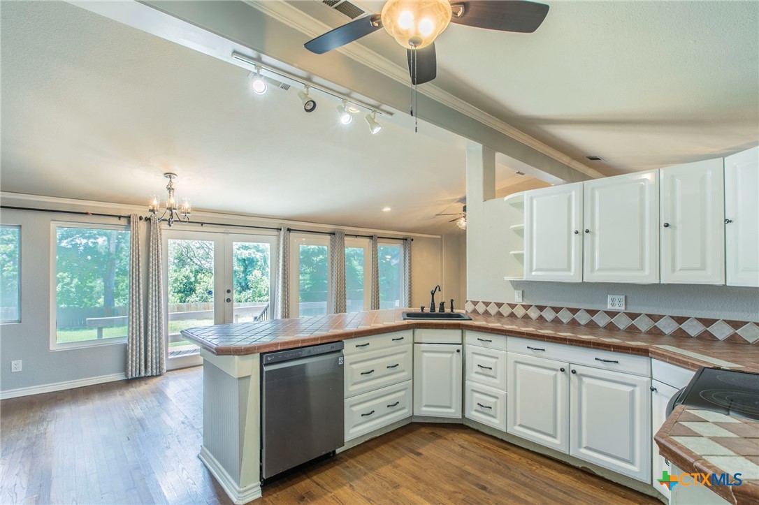 3512 Magnolia Boulevard Property Photo 14
