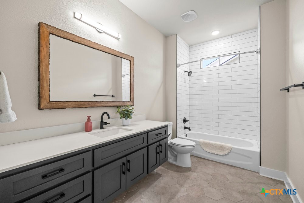 10 Riverstone Parkway Property Photo 12