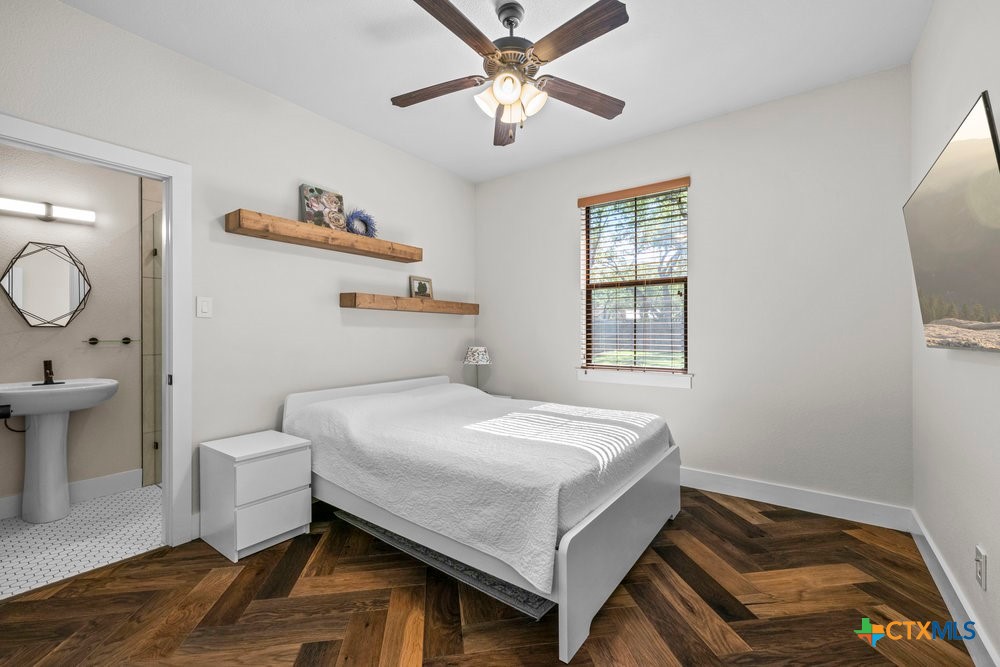 10 Riverstone Parkway Property Photo 13