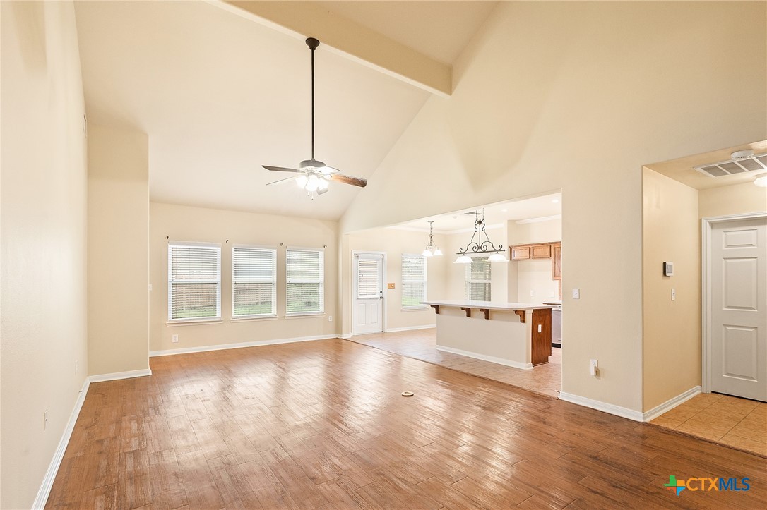 104 Red Oak Court Property Photo 5