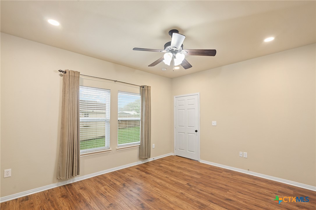 104 Red Oak Court Property Photo 13