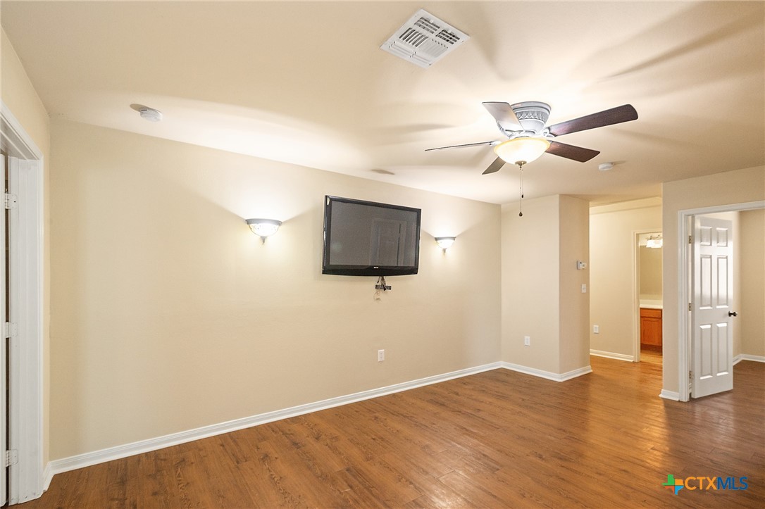 104 Red Oak Court Property Photo 14