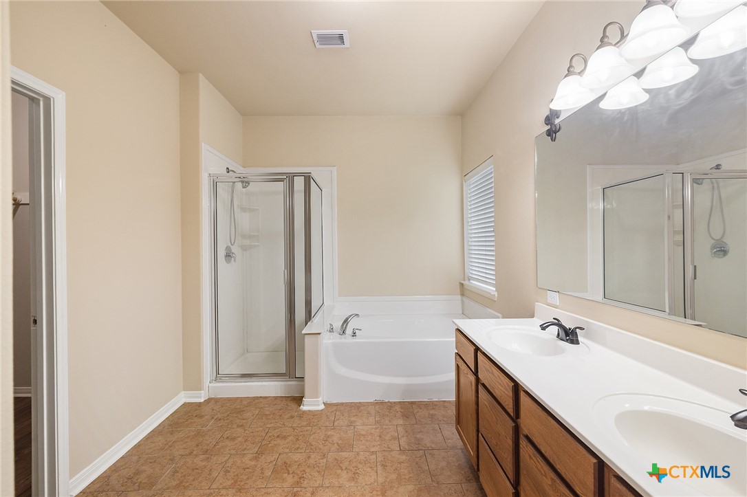 104 Red Oak Court Property Photo 16