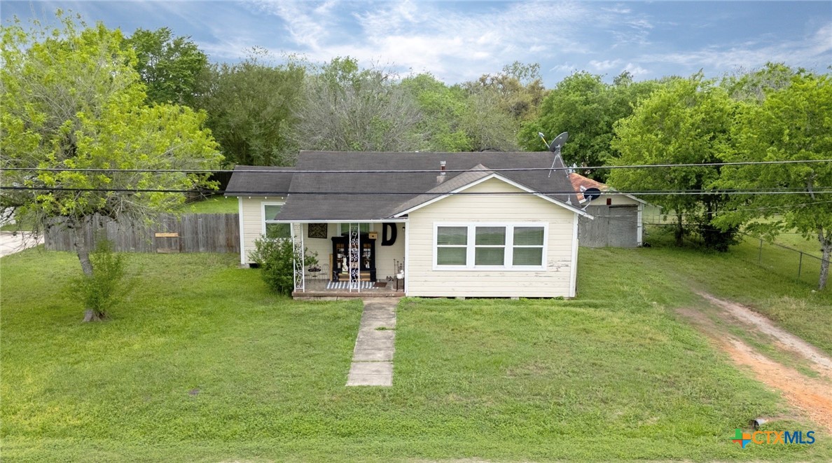 704 Maple Property Photo