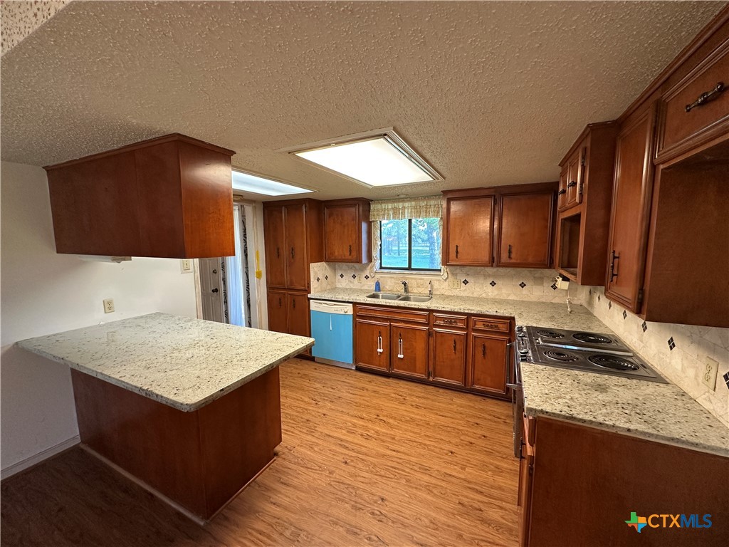 996 Carefree Drive Property Photo 2