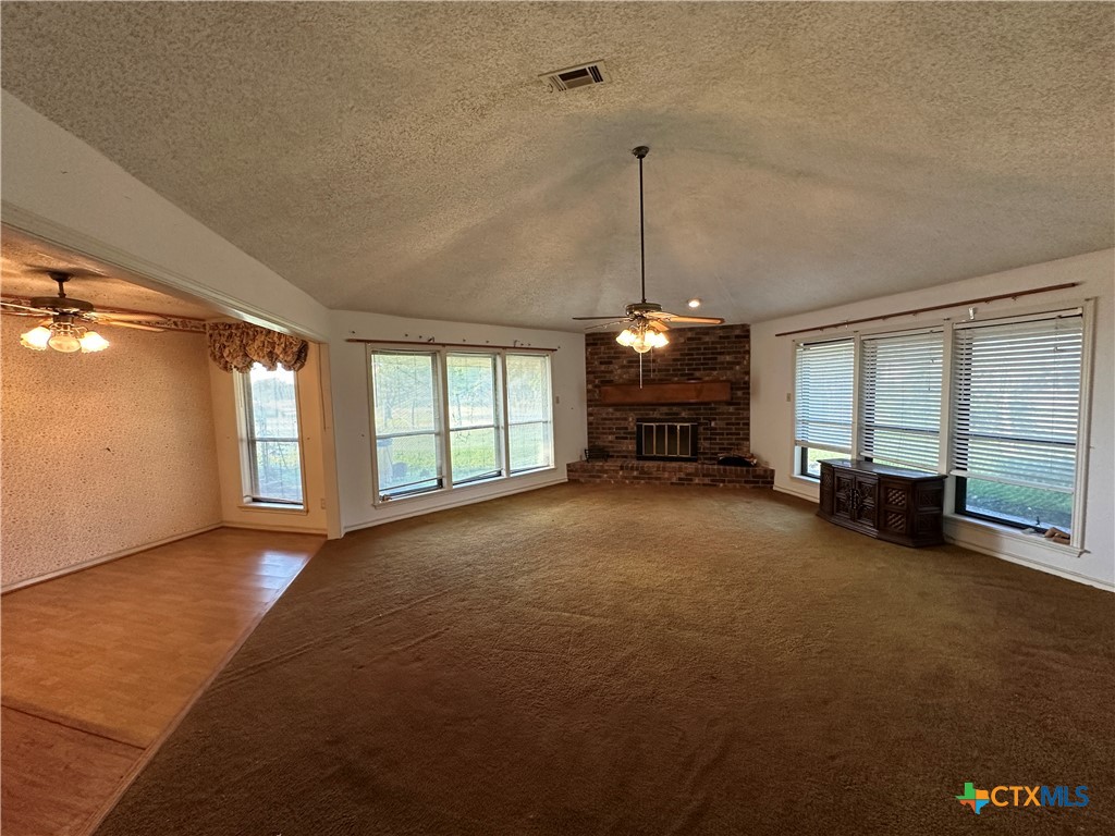 996 Carefree Drive Property Photo 5